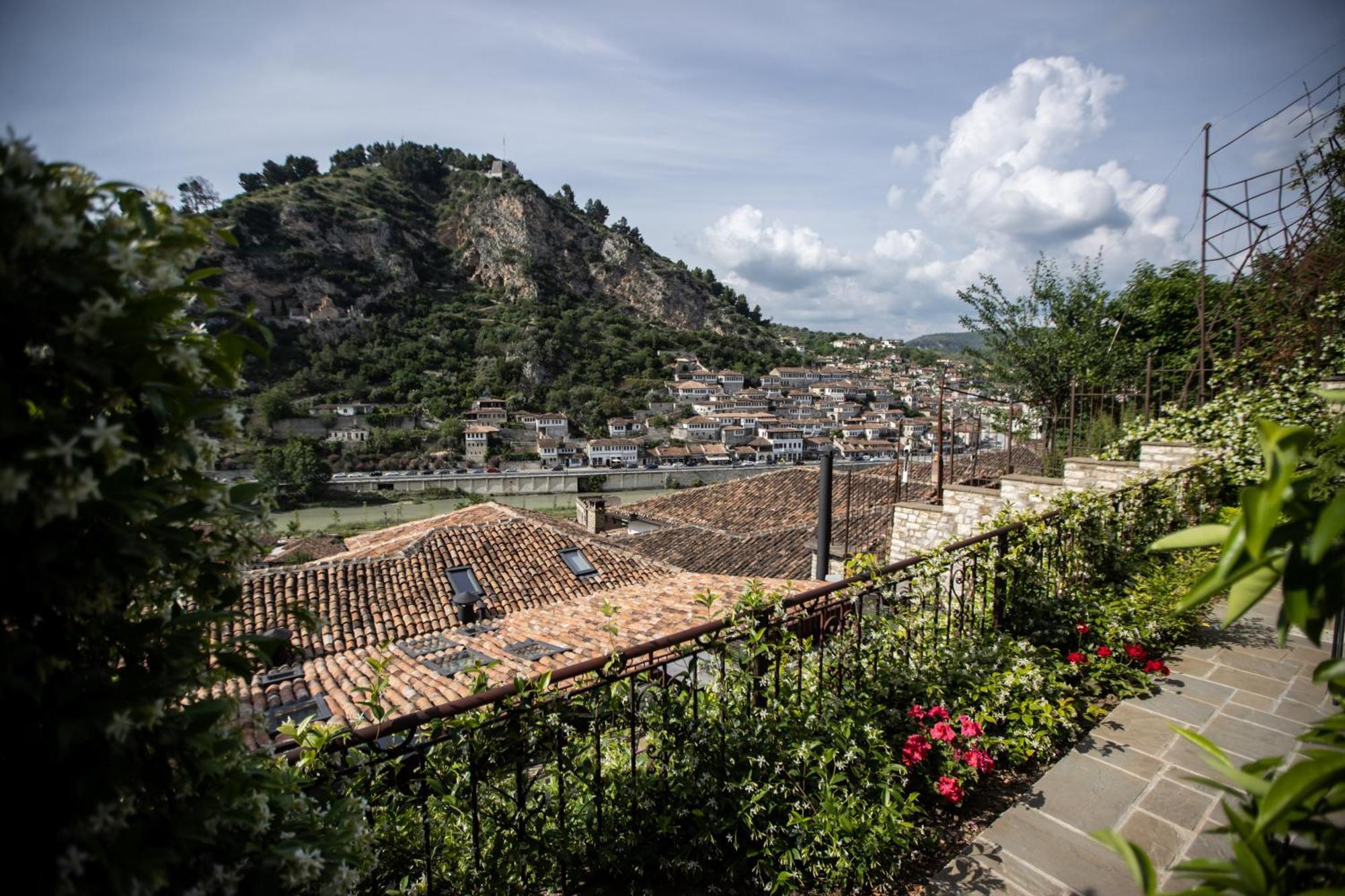 Vista Boutique Hotel Берат Экстерьер фото